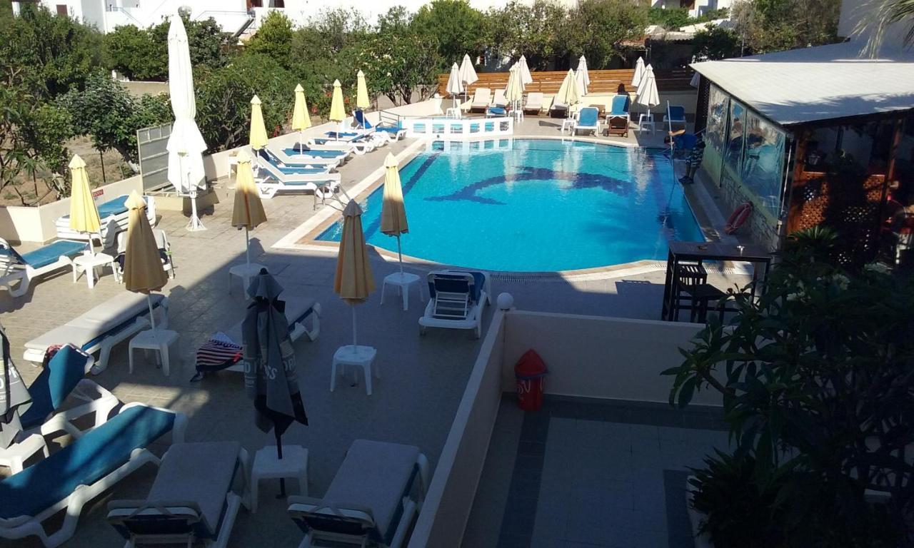 Summer Memories Aparthotel Pefki Buitenkant foto