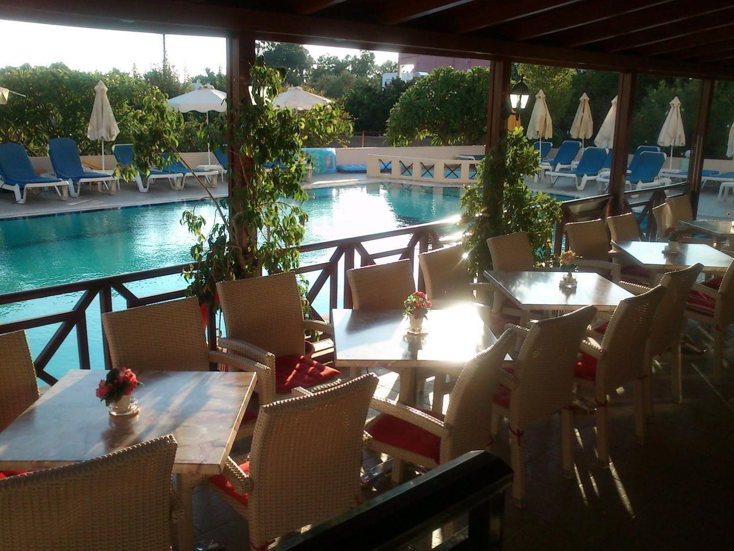 Summer Memories Aparthotel Pefki Buitenkant foto